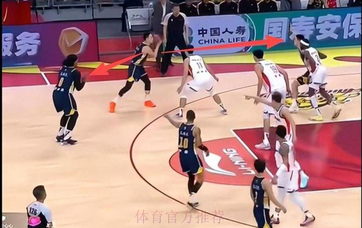 萨林杰半场出战10分钟，投篮4中3得到7分4篮板2助攻1抢断